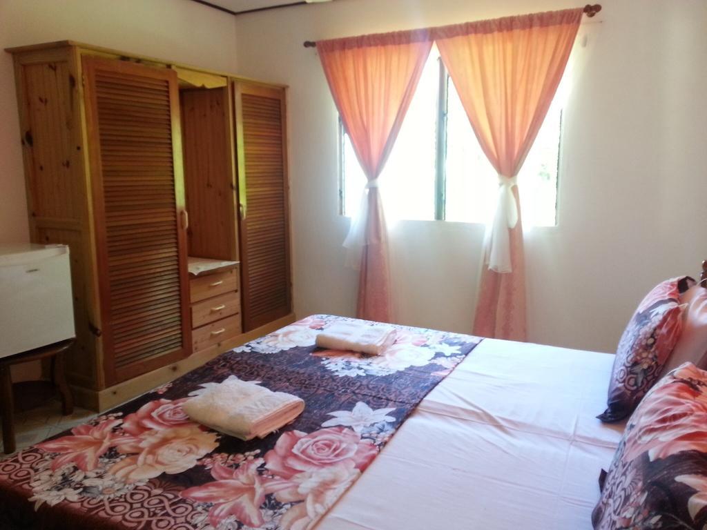 Zanboza Guesthouse La Digue Cameră foto